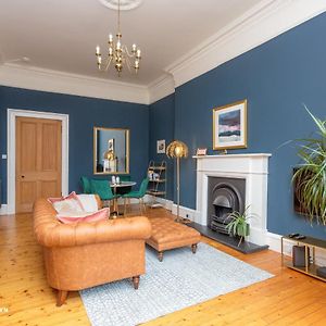 South Learmonth Gardens Apartment