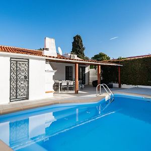 Villa à 3 Chambres à Coucher