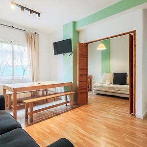 Appartement à 3 Chambres à Coucher