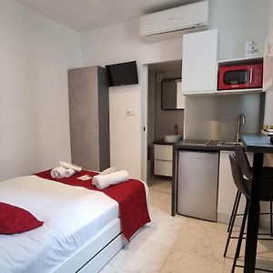 4 sTUDIOS DANS LE MEME IMMEUBLE