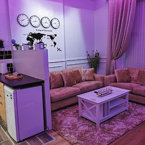 Luxurious 3 Bedroom Apartment: Heart Of Westend