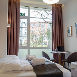 Homely Stay Studio 8 - Relaxed Self-Check-In Room In Munich