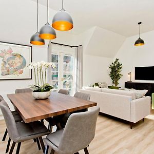 Newly Reno'D 2 Bed With Free Parking