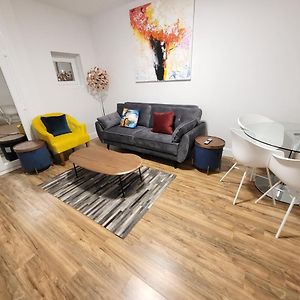 Garland Contemporary Central London Apartment
