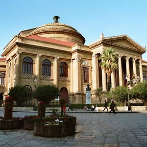 Garibaldi Rooms 29 - Piazza Marina A Palermo - In Pieno Centro.