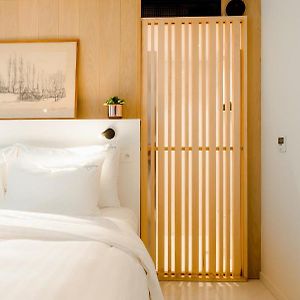 Chambre Lit Queen-Size avec Accès aux Personnes Handicapées