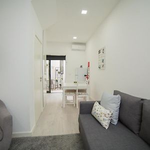 Oporto Guest Amparo Dollhouse