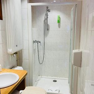 Chambre Standarde Lit Queen-Size