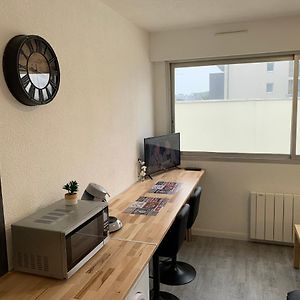 Studio entièrement rénové avec parking gratuit