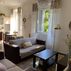 Appartement à 3 Chambres à Coucher