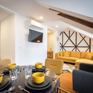 Appartement à 2 Chambres à Coucher
