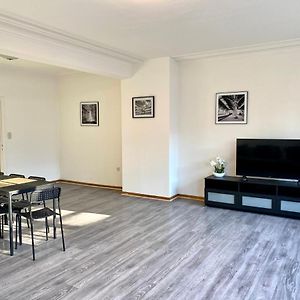 Appartement à 3 Chambres à Coucher