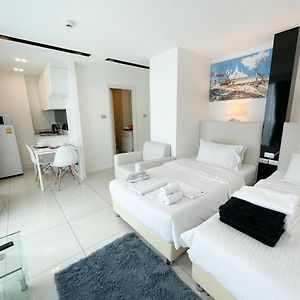 Unique Studio In City Center Residence