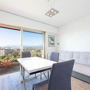 Studio With A Panoramic View At The Last Floor Of The Residence With A Pool