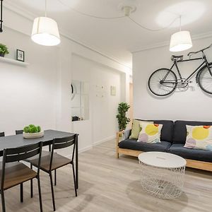 Appartement à 2 Chambres à Coucher