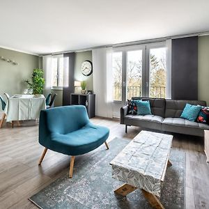 Appartement à 2 Chambres à Coucher