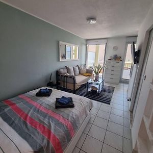 Gemuetliches Studio, Pool, Parkplatz. Ohne Vis-A-Vis.