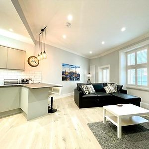 Appartement à 2 Chambres à Coucher