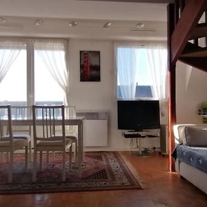 Appartement à 2 Chambres à Coucher