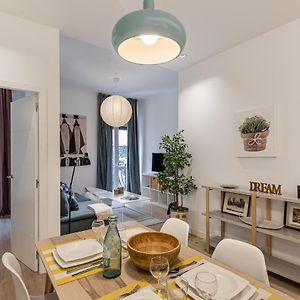 Appartement à 2 Chambres à Coucher