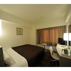 Studio Lit King-Size