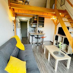 Lovely Apartment With Balcony Near The Lake