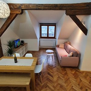 Appartement à 2 Chambres à Coucher