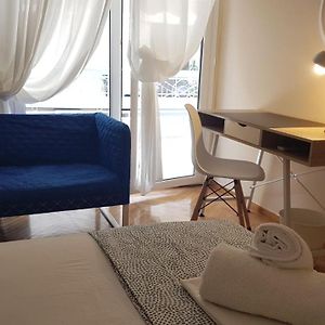 Coral Athens Centrer - 3,5 Bd , 2 Bath