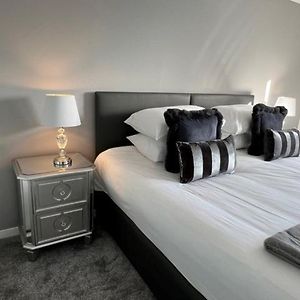 Modern & Spacious 2 Bed Merchant City Apart-High St