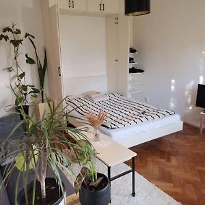 Cozy Studio In The City Centre Near Train Station