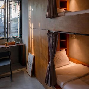 Dormitory Room Mixed