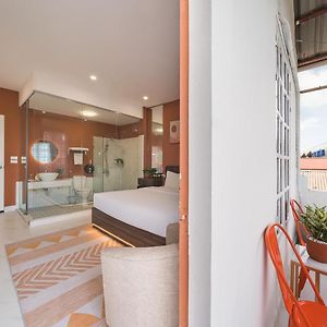 C O R O N A Hanoi House