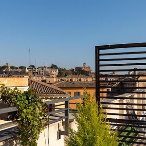 Iflat The Terrace Of Trastevere
