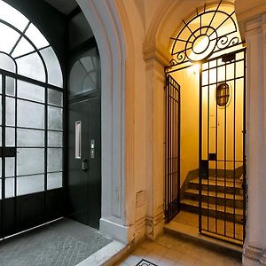 Appartement à 2 Chambres à Coucher