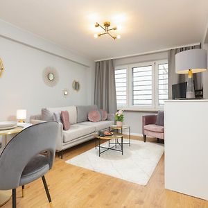 City Center Apartment Near The Vistula By Noclegi Renters