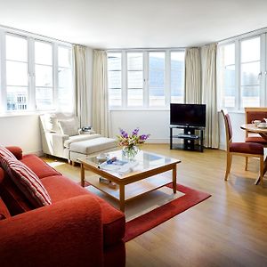 Appartement à 2 Chambres à Coucher