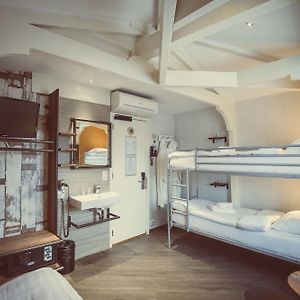 Chambre Triple avec Salle de Bain Commune