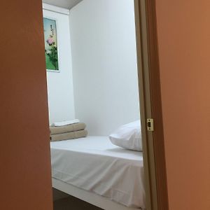 Chambre Juste Pour Hommes Simple Économique