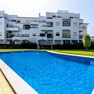 Holiday 1 Bed Apartment With Pool In Albufeira