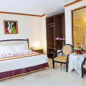 The Pearl Hotel