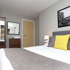 Appartement à 2 Chambres à Coucher