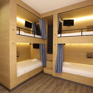 Dormitory Room Mixed