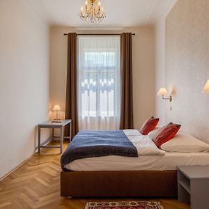 Appartement à 2 Chambres à Coucher
