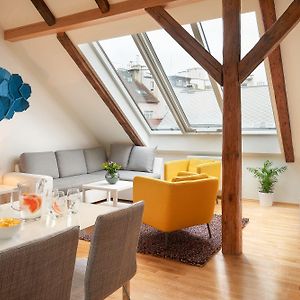 Appartement de Luxe à 2 Chambres à Coucher