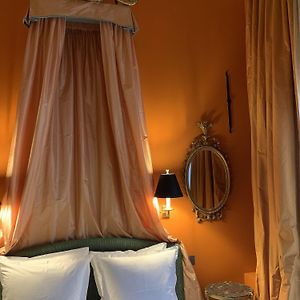 Suite à 2 Chambres à Coucher Lit King-Size