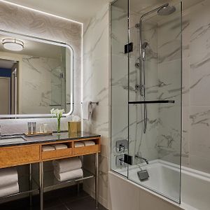 Chambre de Luxe Lit King-Size avec Accès aux Personnes Handicapées