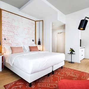 Studio Premium Lit King-Size