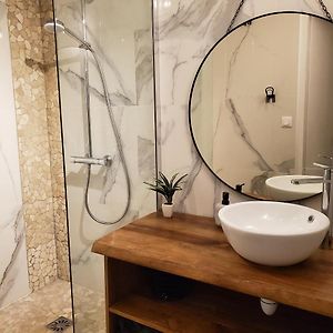 Appartement à 3 Chambres à Coucher