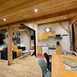 Appartement à 2 Chambres à Coucher