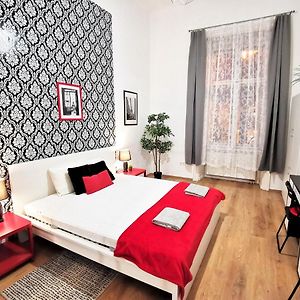 Orangehomes Central Market Hall Apartment